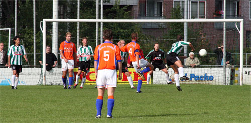 ONS Sneek - Sportclub Genemuiden (Foto Helmich Lubberts)